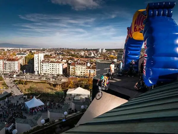 'Red Bull Ride the Palace' en la azotea